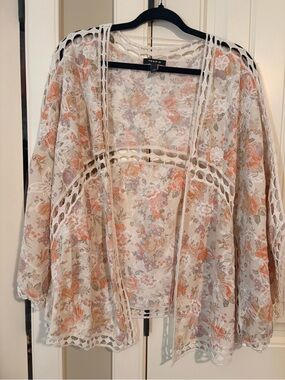 Torrid Cream Floral Lace Kimono Cover-Up Size 1/2